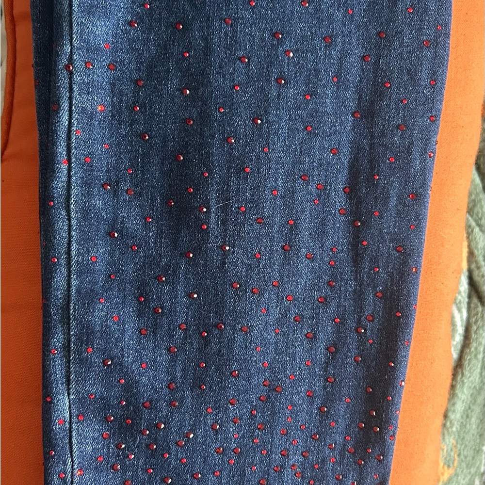 Chico’s jegging size 1.5R (10/12) with embellished legs EUC - Picture 4 of 4